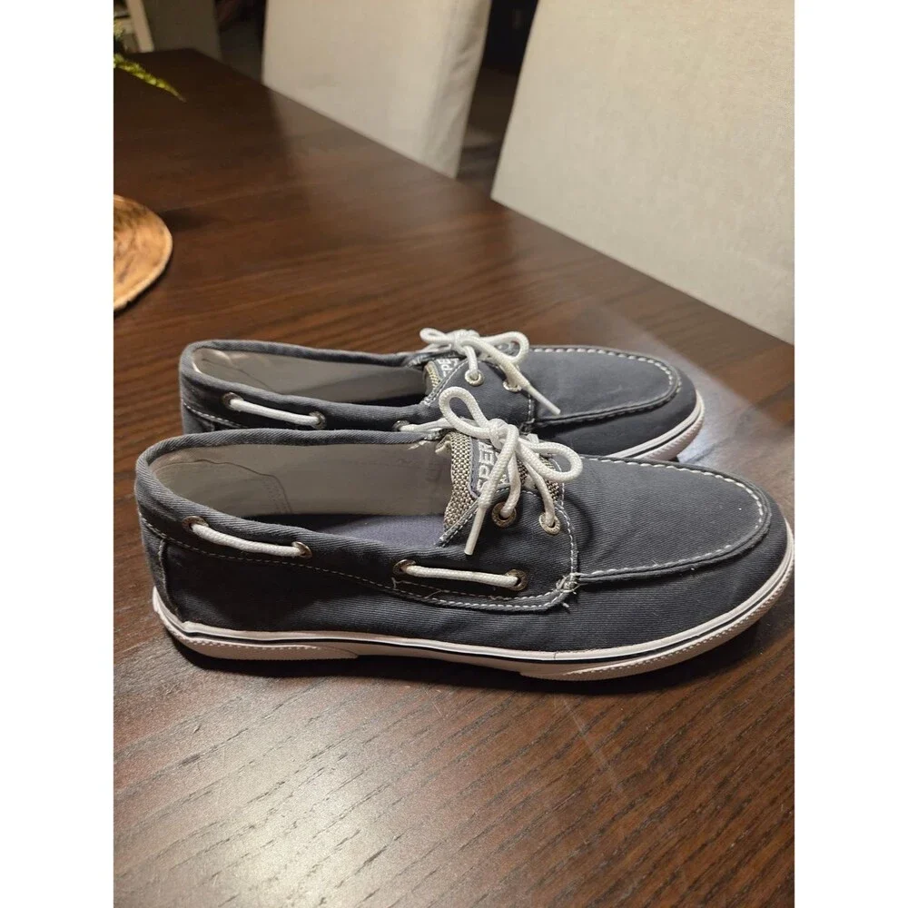 Sperry refined casual
